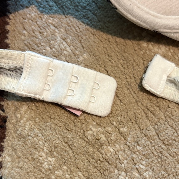 Victoria's Secret Black and White Lace Bra - Picture 5 of 5